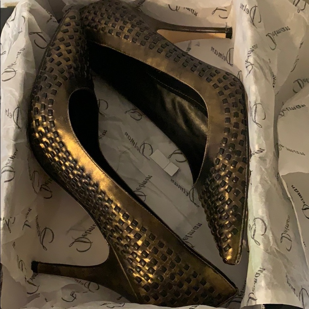 Shoes - Picture 3 of 8